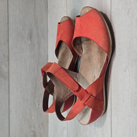 Dansko Women's Ankle Leather Red Sandals Wedge Sz 38/7.5-8 - Picture 2 of 16